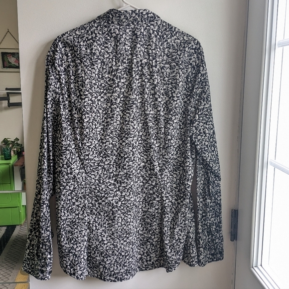 H&M slim fit floral long sleeve shirt - Picture 7 of 7